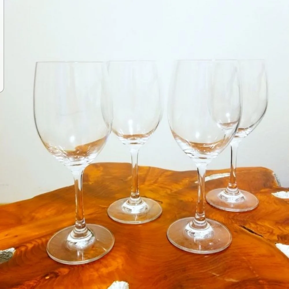 Collection of 12 new untouched wine glasses